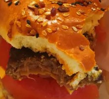 Classic Beef Cheeseburger