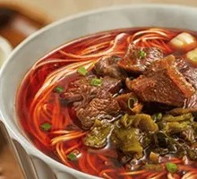 Sichuan-Style Pickled Cabbage Beef Noodles