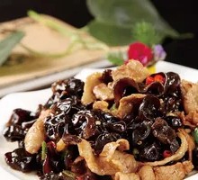Black Mushroom Stir-fried with Lamb