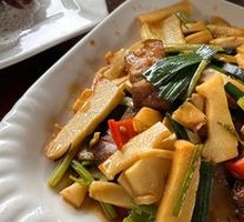 Bamboo Shoots Stir-Fried with Pork