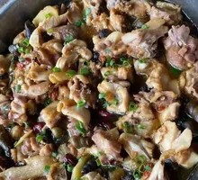 Stewed Chicken with Mountain Snails in Copper Plate