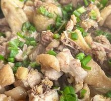 Braised Chicken with Red Onion