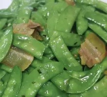 Stir-Fried Chinese Peas with Preserved Meat