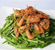 Stir-Fried Fresh Chives with Lotus Shrimp