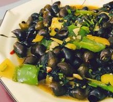 Stir-fried Mountain Snail with Perilla