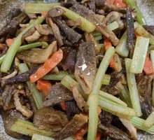 Stir-fried Pork Shreds with Deer Antler Mushroom