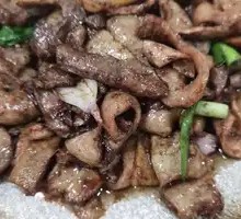 Blood-burst Whole Pig