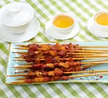 Charcoal-grilled Pork Skewers