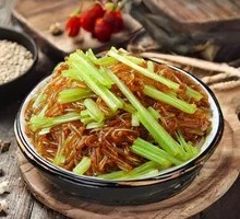 Stir-fried celery with vermicelli