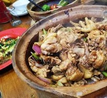Stir-fried Frog Clay Pot