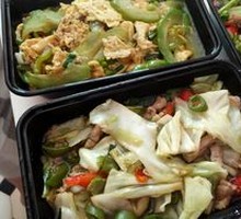 Celeriac Sautéed Pork with Spicy Sauce