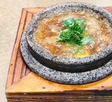 Braised Shark Fin in Stone Pot