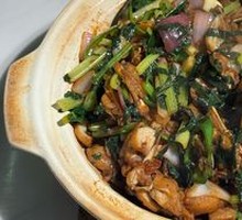 Bamboo Shoot and Frog Stir-fry with Perilla