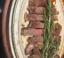 High-Temperature Ceramic Plate Grilled New Zealand Silver Fern Ribeye