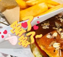 Hand-Pressed Beef Cheese Burger