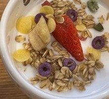 Oatmeal Strawberry Handmade Yogurt