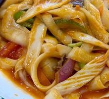 Stir-Fried Beef with Knife-Cut Noodles