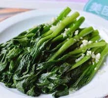 Stir-Fried Bok Choy with Garlic