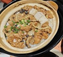 Steamed Spare Ribs with Black Bean Sauce in Clay Pot Rice