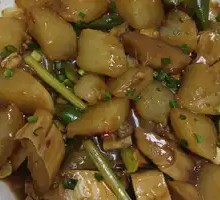 Beef Shank Stewed with Radish