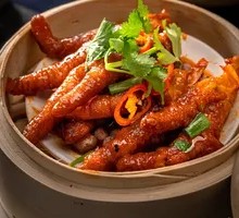 Steamed Chicken Feet in Famous Sauce