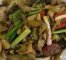 Braised Sour Cabbage with Dried Fish and Preserved Meat