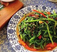 Thai-style Winged Chinese Spinach