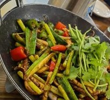 Spicy Squid in Dry Pot