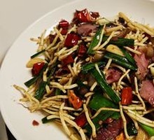 Houttuin stir-fried with cured pork