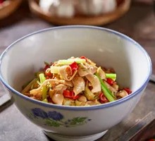 Sour Cabbage Stir-Fried Pork Intestines