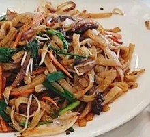 Dry-Fried Beef Rice Noodles