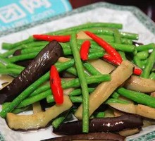 Stir-fried long beans with eggplant