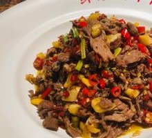 Stir-Fried Beef with Yellow Onion