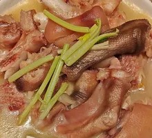 Nanmeng Goose Claw Stew