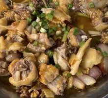 Steamed Country Chicken with Red Onion