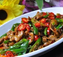 Stir-fried Chicken Offal with Shaqi