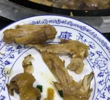 Stewed Goose in Iron Pot