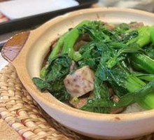 Braised Chicken and Spare Ribs with Shiitake Mushroom Baozi Rice