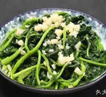 Stir-Fried Sweet Potato Leaves with Garlic