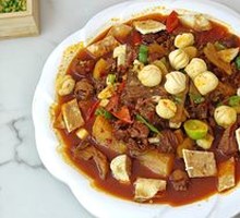 Braised Chicken with Flower Rolls