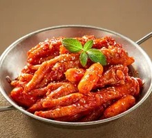 Spicy Stir-Fried Chicken Feet with Rice Noodles