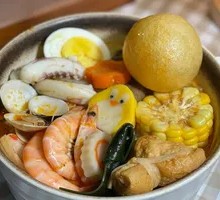 Japanese Seafood Hot Pot with Spicy Mala Flavor
