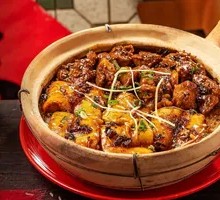 Soy Sauce Fish Belly and Pork Ribs Claypot Rice