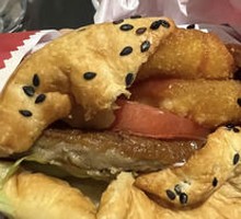 Juicy Beef Chinese Burger