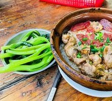 Sausage and Pork Rib Claypot Rice