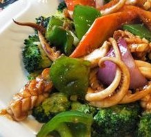 Stir-Fried Broccoli with Fresh Squid