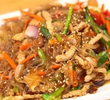 Stir-Fried Beef and Mushroom Noodles