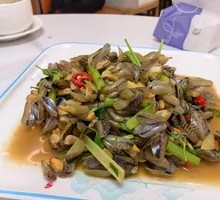 Golden Herb Stir-fried Clams