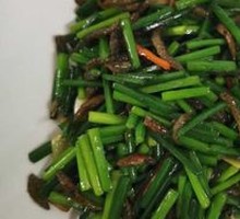 Stir-fried Leek Flowers with Fish Roe and Shrimp Eggs