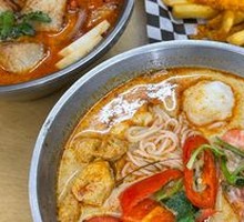 Smiling Shrimp Seafood Laksa Noodles